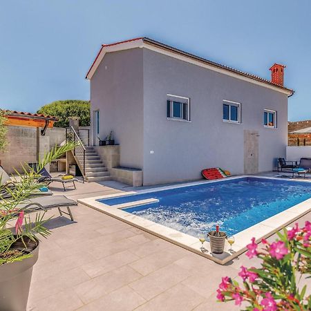 1 Bedroom Stunning Apartment In Pula Exterior foto