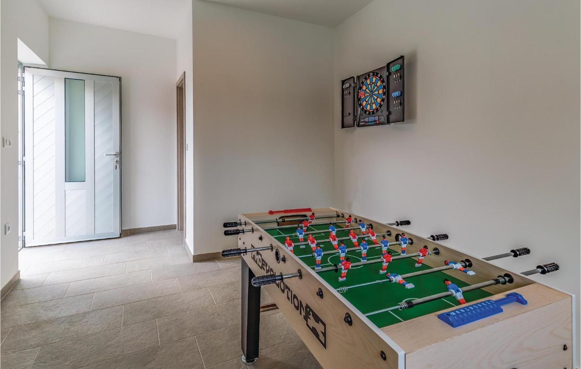 1 Bedroom Stunning Apartment In Pula Exterior foto