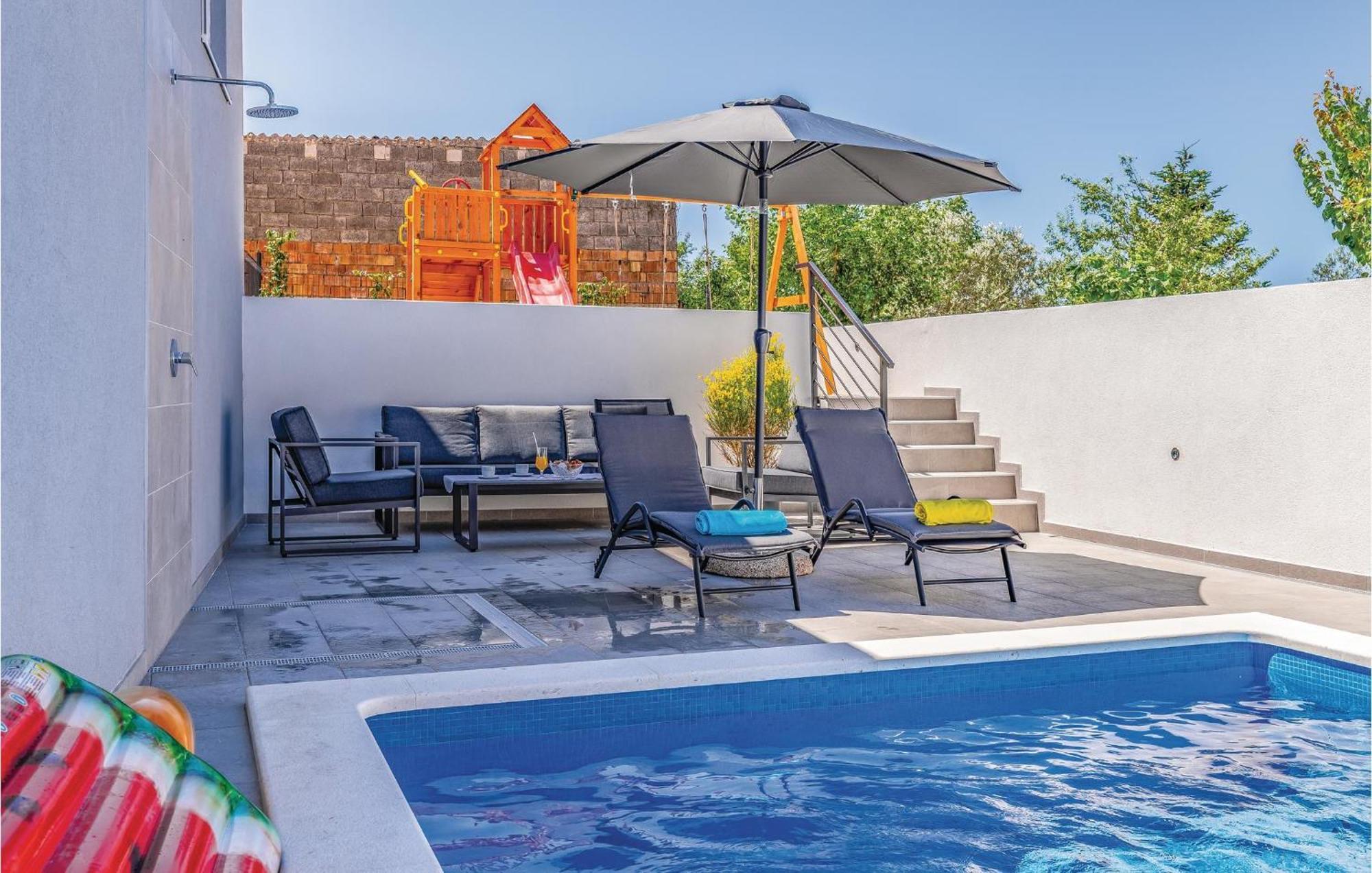 1 Bedroom Stunning Apartment In Pula Exterior foto