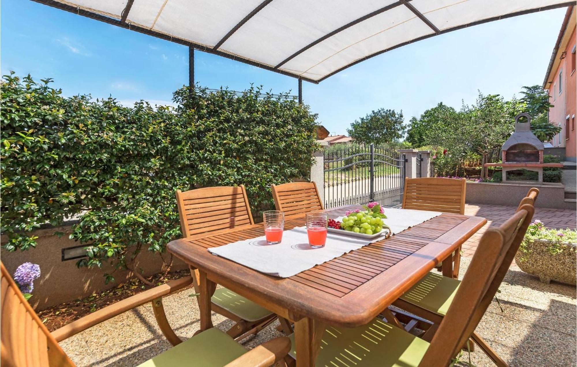 1 Bedroom Stunning Apartment In Pula Exterior foto