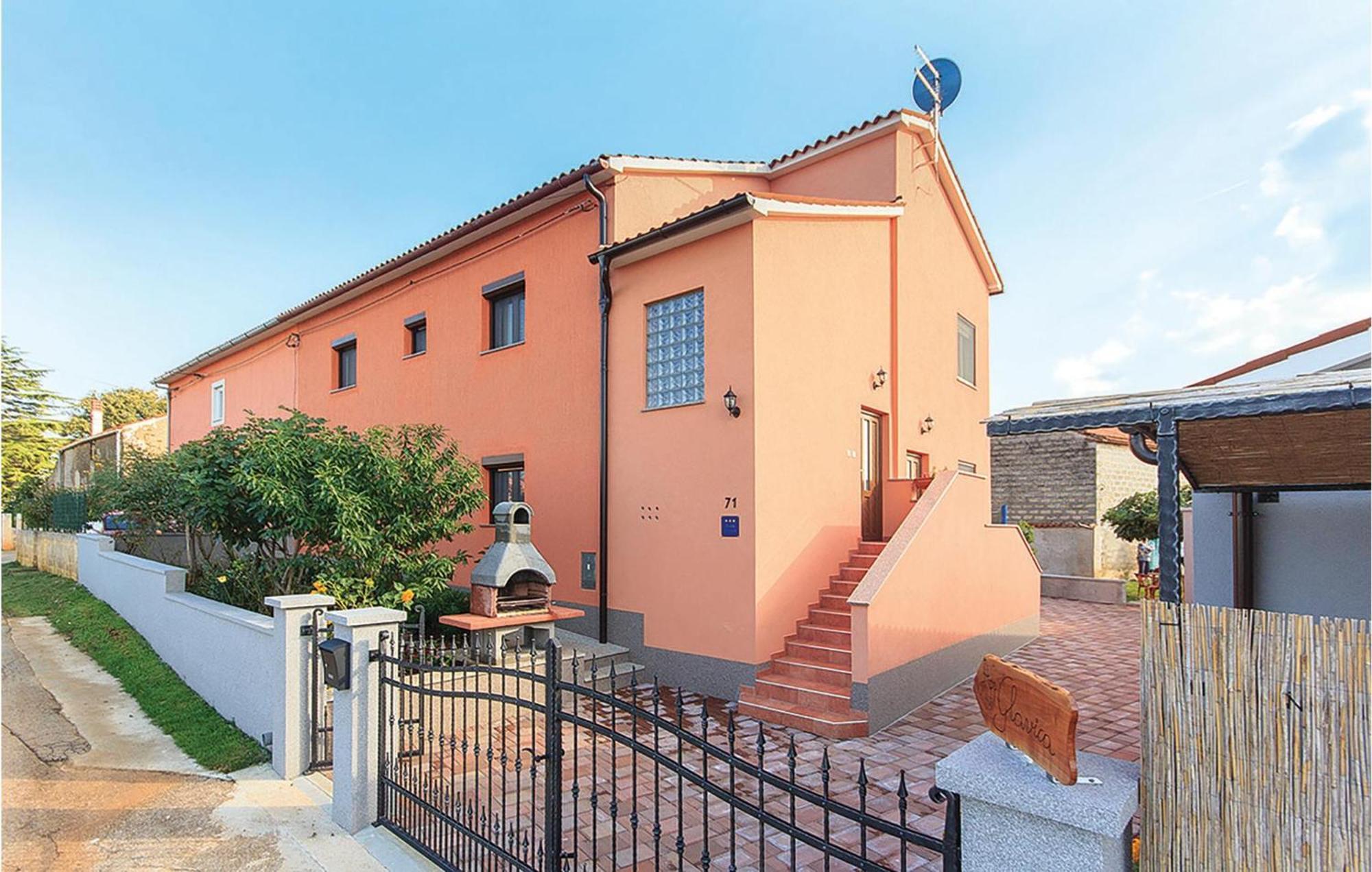 1 Bedroom Stunning Apartment In Pula Exterior foto