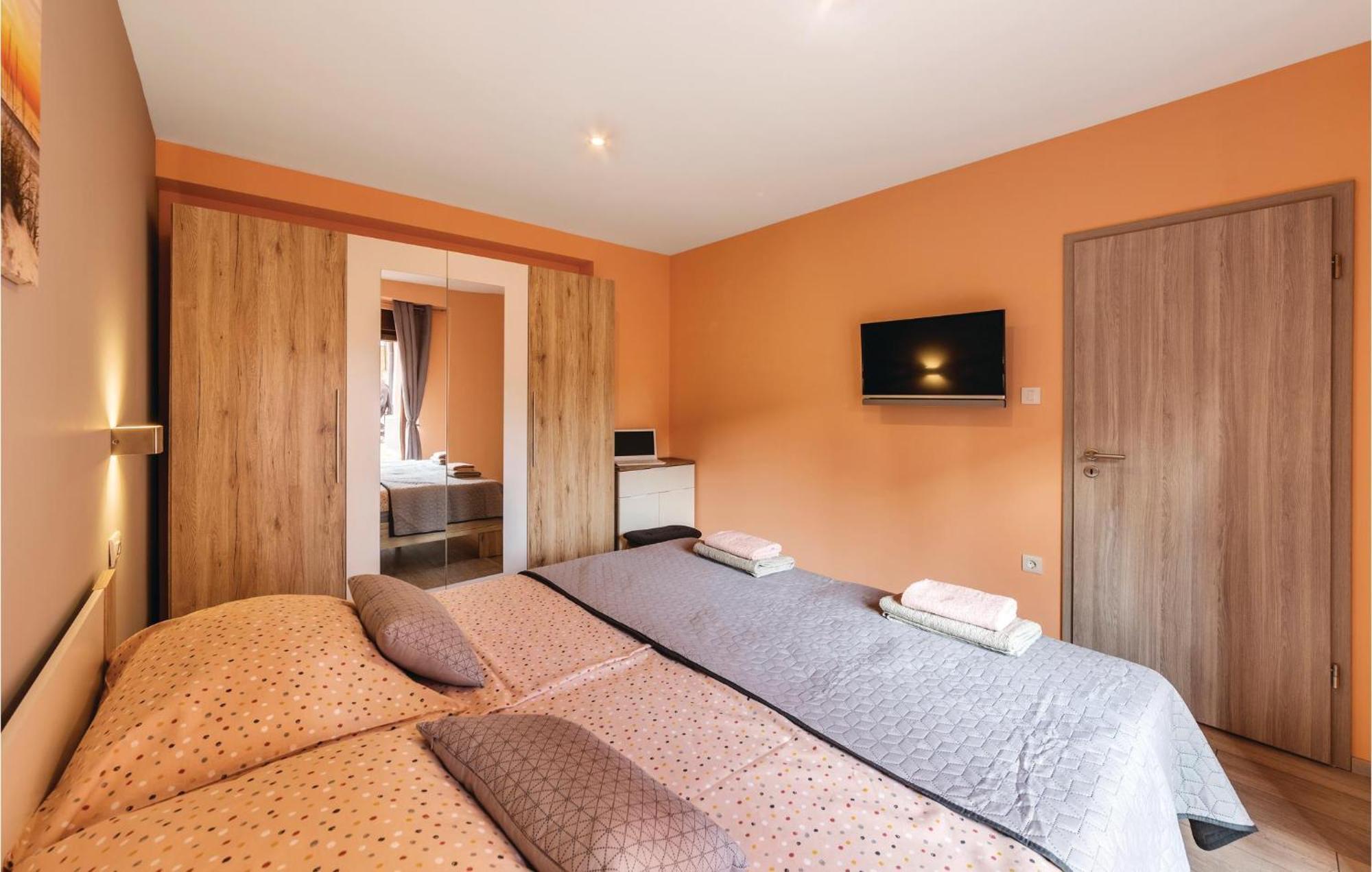 1 Bedroom Stunning Apartment In Pula Exterior foto